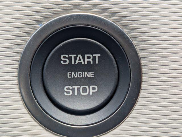 Photo of 2024 Varesine Blue Metallic Land Rover Discovery Sport