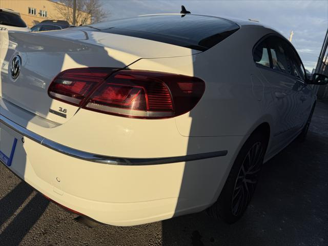 Photo of 2015 White Volkswagen CC