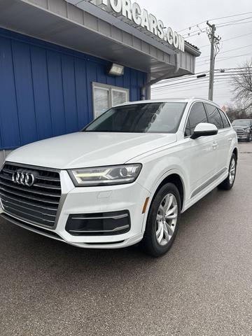 Photo of 2017 White Audi Q7