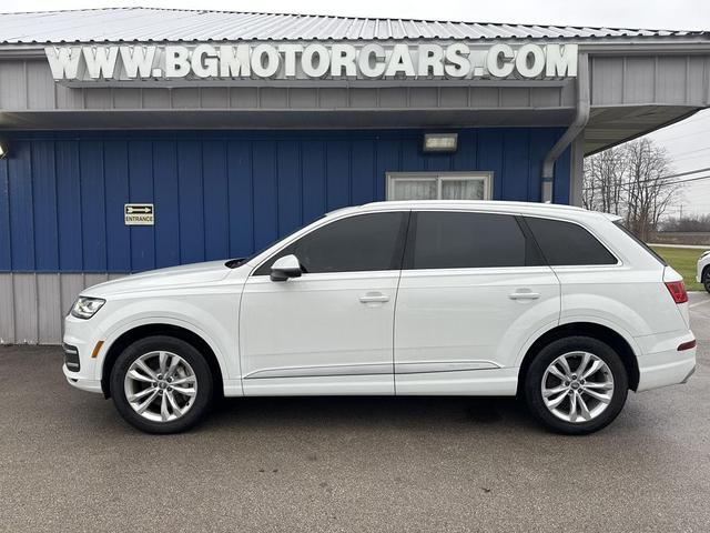 Photo of 2017 White Audi Q7