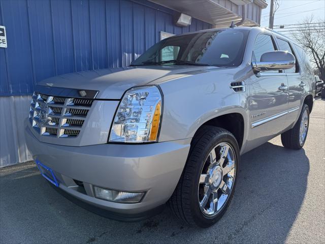 Photo of 2009 Silver Cadillac Escalade