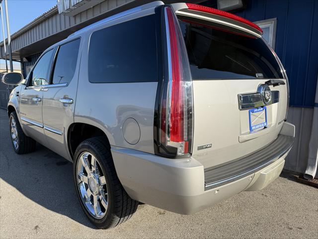 Photo of 2009 Silver Cadillac Escalade