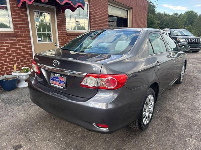 Photo of 2013 Magnetic Gray Metallic Toyota Corolla