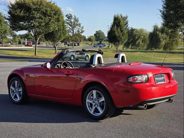 Photo of 2006 Red Mazda MX-5 Miata
