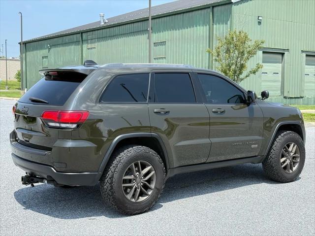 Photo of 2016 Green Jeep Grand Cherokee