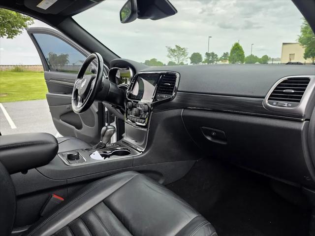 Photo of 2020 Bright White Clearcoat Jeep Grand Cherokee