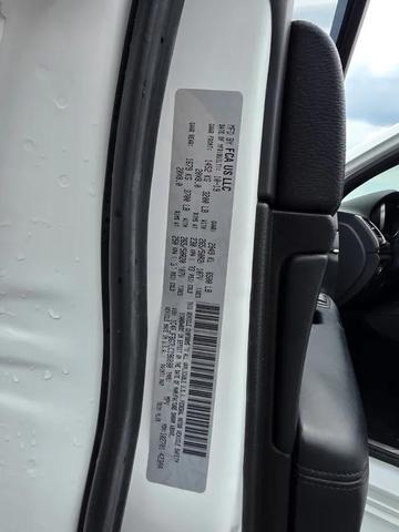 Photo of 2020 Bright White Clearcoat Jeep Grand Cherokee