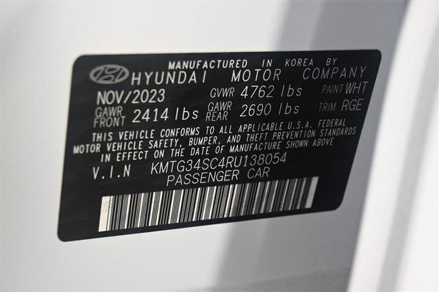 Photo of 2024 Alta White Genesis G70