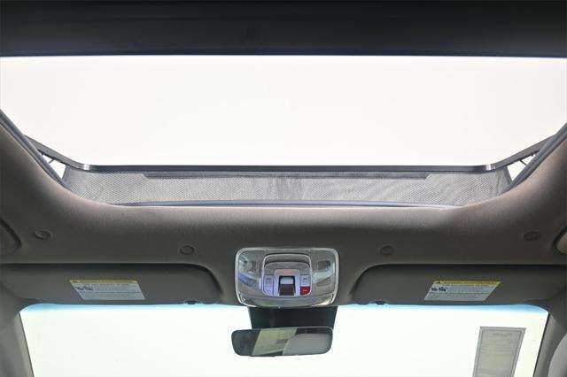 Photo of 2026 Vik Black Genesis GV70