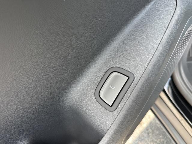 Photo of 2026 Mosaic Black Metallic Chevrolet Traverse