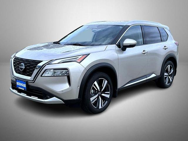 Photo of 2022 Champagne Silver Metallic Nissan Rogue