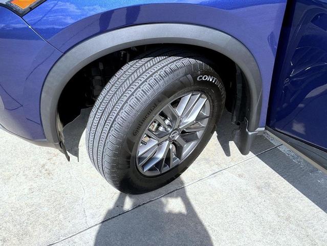 Photo of 2022 Caspian Blue Metallic Nissan Rogue