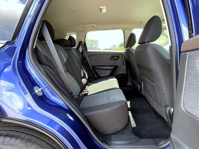 Photo of 2022 Caspian Blue Metallic Nissan Rogue