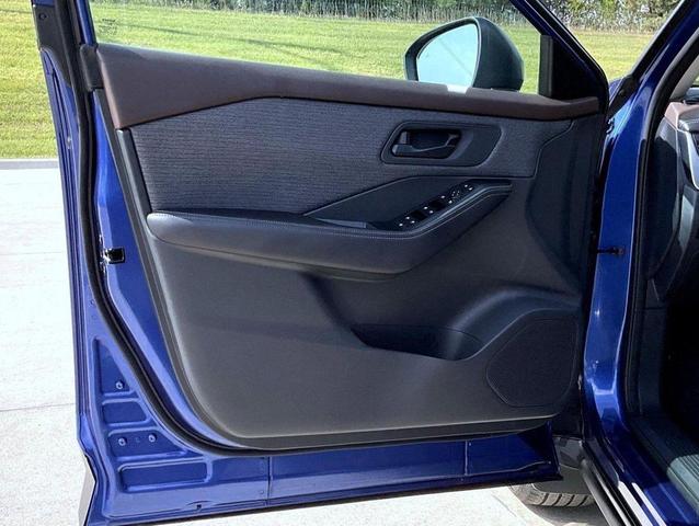 Photo of 2022 Caspian Blue Metallic Nissan Rogue