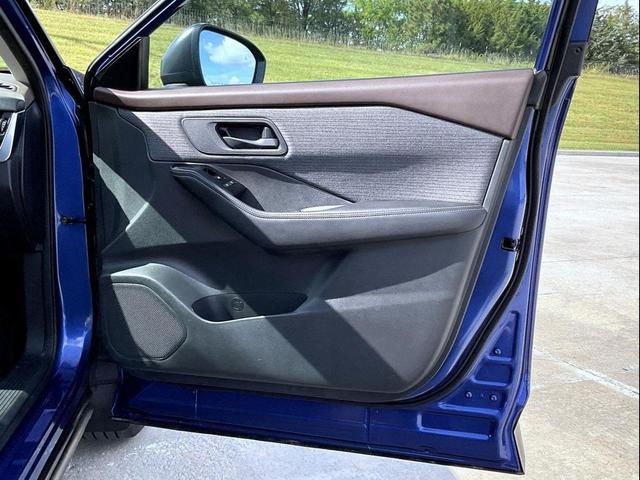 Photo of 2022 Caspian Blue Metallic Nissan Rogue