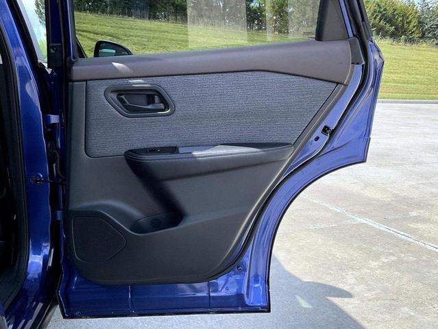 Photo of 2022 Caspian Blue Metallic Nissan Rogue