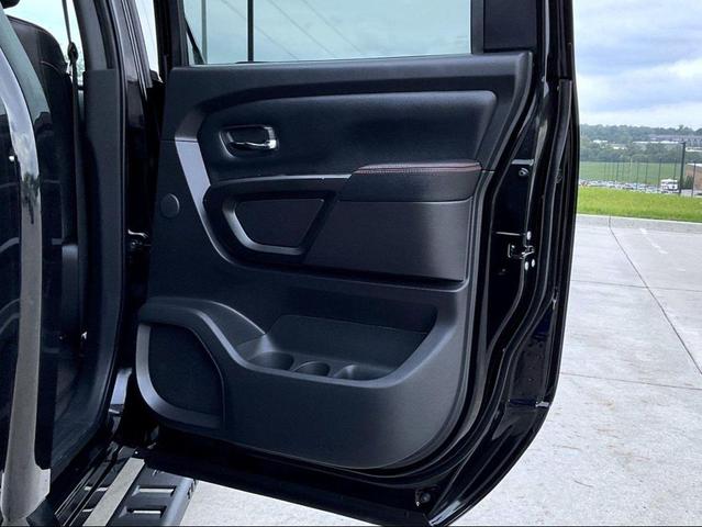 Photo of 2020 Super Black Nissan Titan