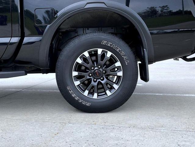 Photo of 2020 Super Black Nissan Titan