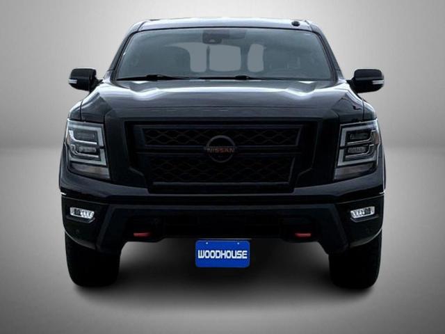 Photo of 2020 Super Black Nissan Titan