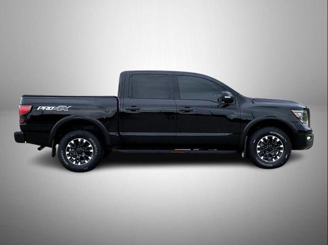 Photo of 2020 Super Black Nissan Titan
