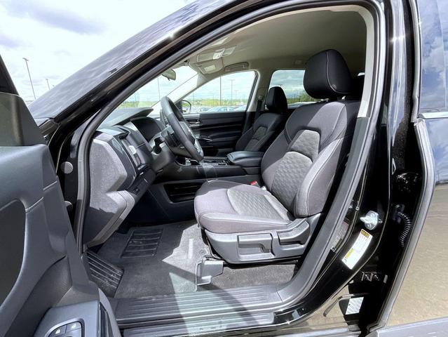 Photo of 2023 Super Black Nissan Pathfinder