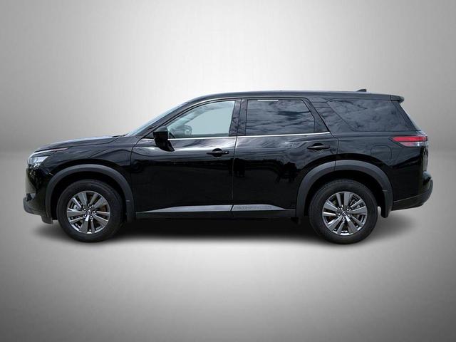 Photo of 2023 Super Black Nissan Pathfinder
