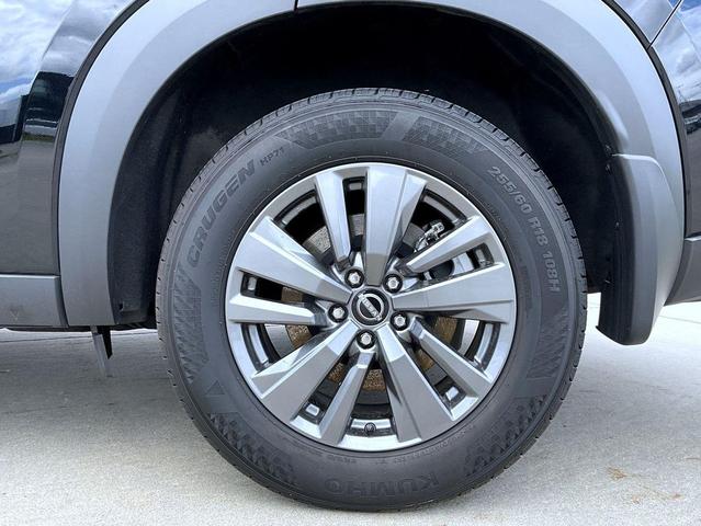 Photo of 2023 Super Black Nissan Pathfinder