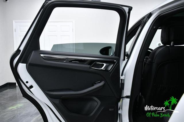 Photo of 2025 White Porsche Macan