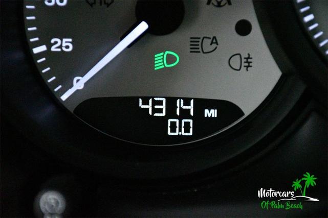Photo of 2025 White Porsche Macan