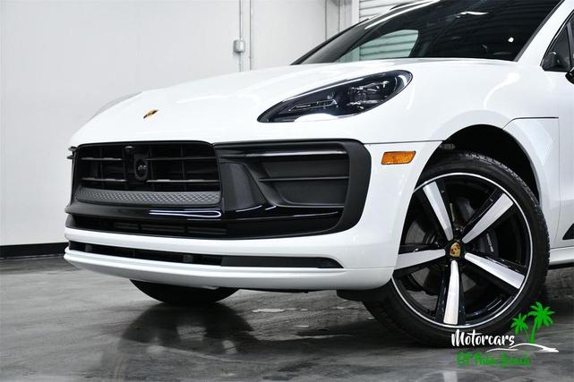 Photo of 2025 White Porsche Macan