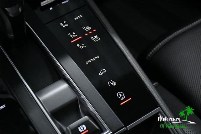 Photo of 2025 White Porsche Macan