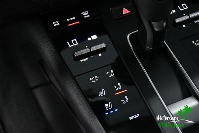 Photo of 2025 White Porsche Macan