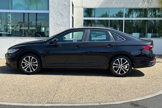 Photo of 2025 Deep Black Pearl Effect Volkswagen Jetta