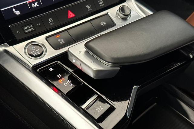 Photo of 2022 Glacier White Metallic Audi e-tron