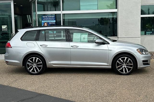 Photo of 2016 Reflex Silver Metallic Volkswagen Golf SportWagen