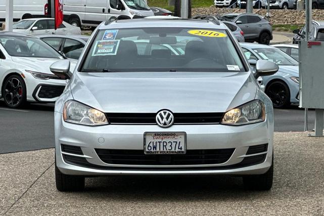 Photo of 2016 Reflex Silver Metallic Volkswagen Golf SportWagen