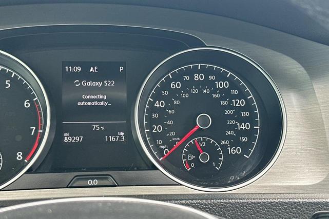 Photo of 2016 Reflex Silver Metallic Volkswagen Golf SportWagen