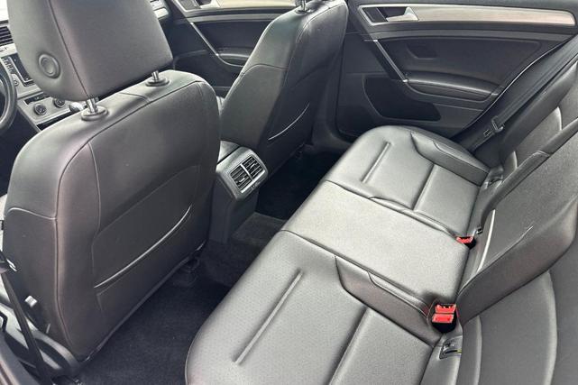 Photo of 2016 Reflex Silver Metallic Volkswagen Golf SportWagen