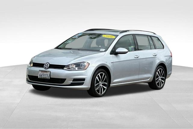 Photo of 2016 Reflex Silver Metallic Volkswagen Golf SportWagen