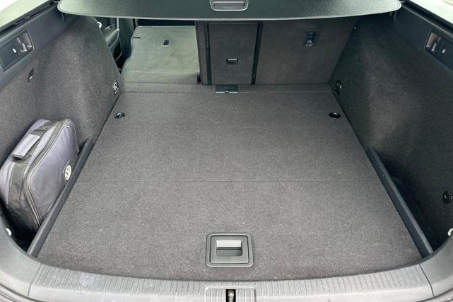 Photo of 2016 Reflex Silver Metallic Volkswagen Golf SportWagen