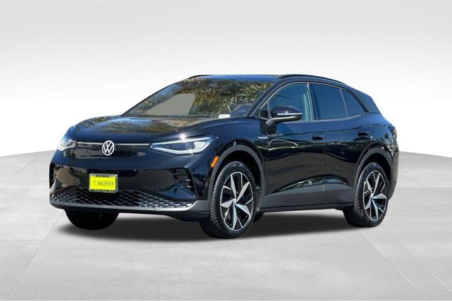 Photo of 2025 Deep Black Pearl Effect Volkswagen ID.4