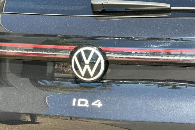 Photo of 2025 Deep Black Pearl Effect Volkswagen ID.4