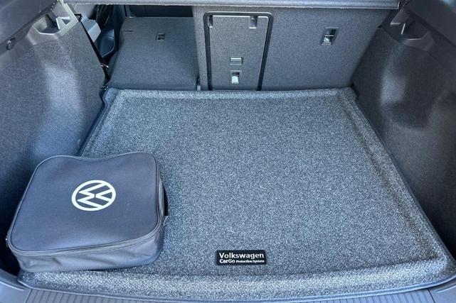 Photo of 2025 Deep Black Pearl Effect Volkswagen ID.4