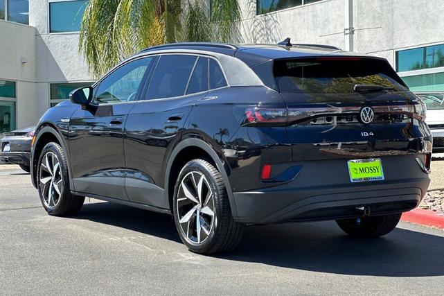 Photo of 2025 Deep Black Pearl Effect Volkswagen ID.4