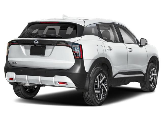 Photo of 2025 Aspen White Tricoat Nissan Kicks