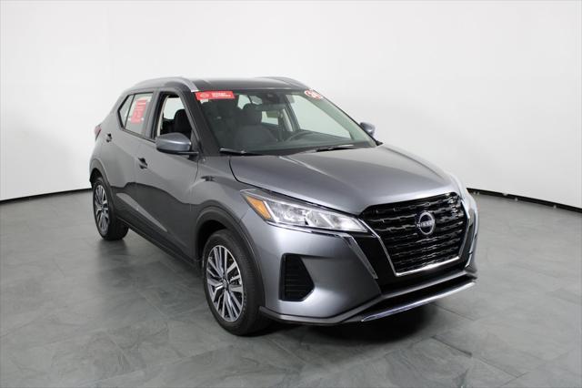 Photo of 2024 Gun Metallic Nissan Kicks