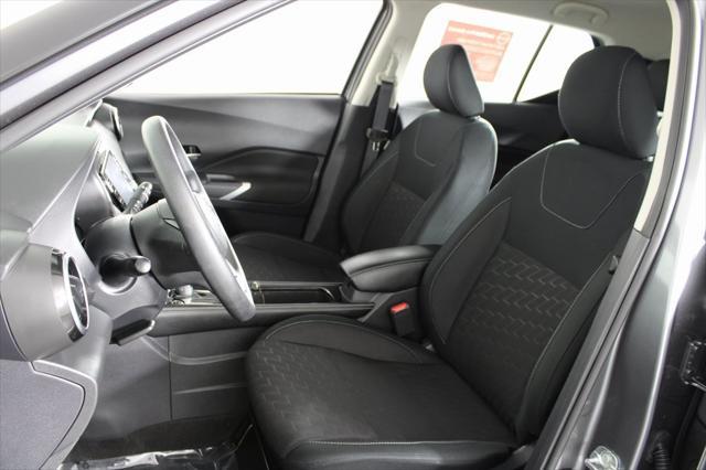 Photo of 2024 Gun Metallic Nissan Kicks