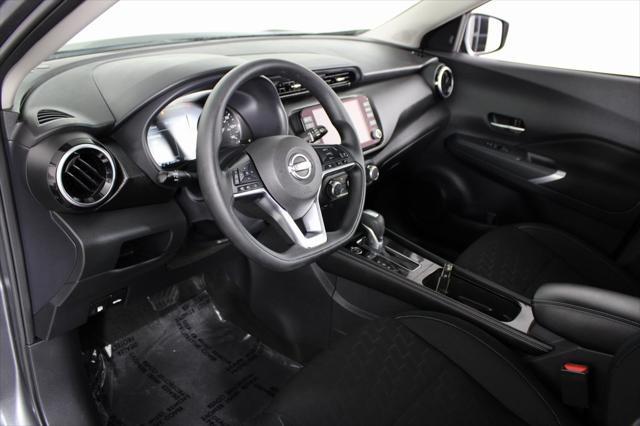 Photo of 2024 Gun Metallic Nissan Kicks
