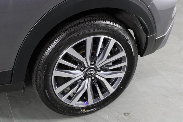 Photo of 2024 Gun Metallic Nissan Kicks