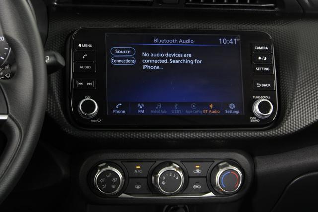 Photo of 2024 Gun Metallic Nissan Kicks